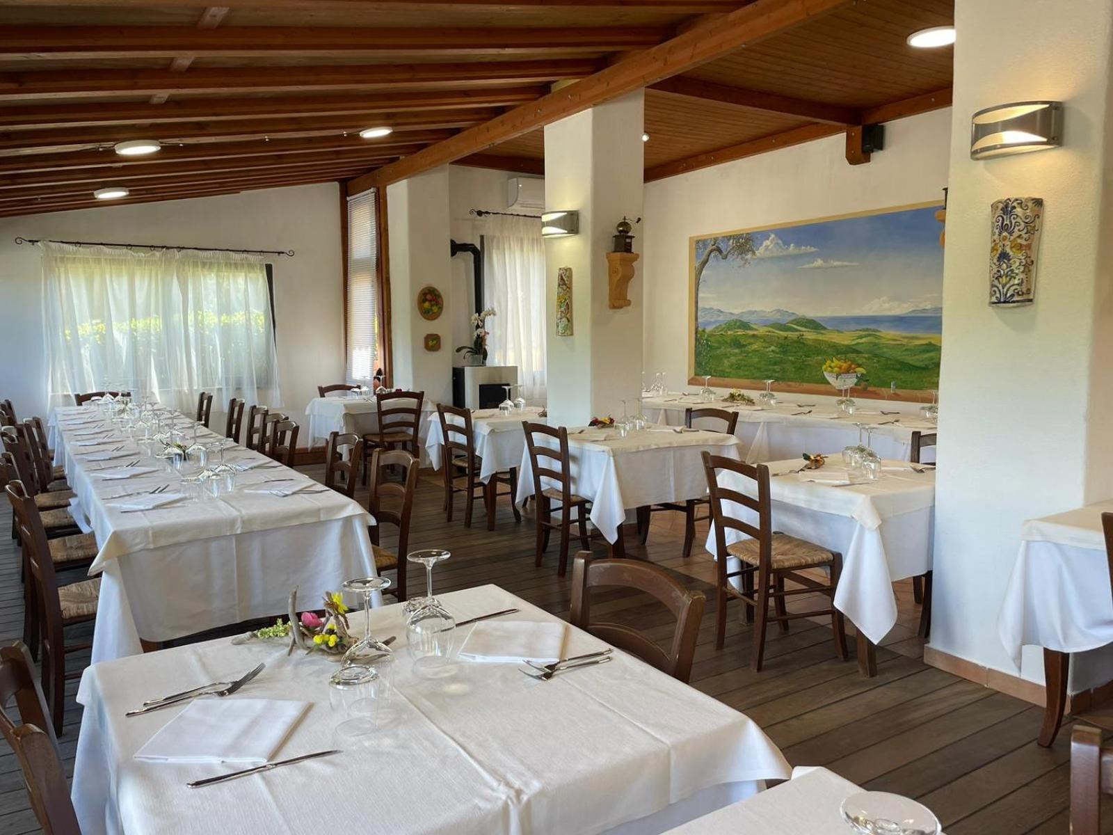 Hotel Ristorante Le Querciolaie Dei Ricci Fonteblanda Exterior photo